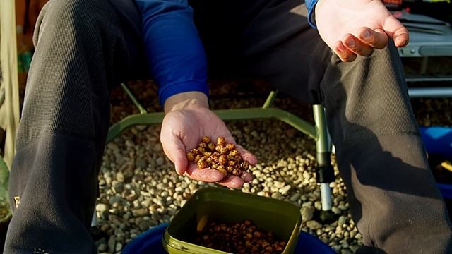 Осенняя карповая рыбалка на флэт-фидер смотреть онлайн