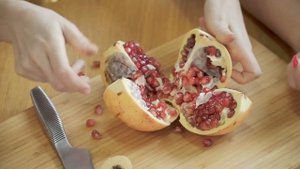 Гранат: с косточками и без,  чем отличаются, как выбрать, чистить и чем полезен