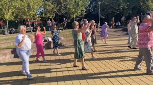 Танцующий Солигорск. Танцы в парке по воскресеньям.