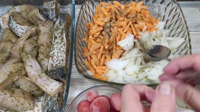 Тушеная рыба в духовке с овощами - самый простой рецепт.