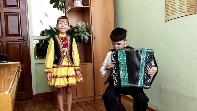 Гумерова Сафия, Асмандияров Искандар - "Бабочка" Башкирская народная песня смотреть онлайн