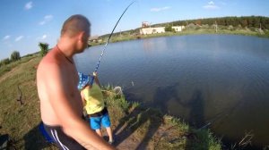 Дети на рыбалке. ЛОВЛЯ КАРПА И БЕЛОГО АМУРА НА ПОПЛАВОК. Куцеволовка.