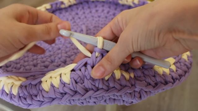 БОЛЬШАЯ КОРЗИНКА "СЕРДЦЕ" КРЮЧКОМ ИЗ ТРИКОТАЖНОЙ ПРЯЖИ. ЖАККАРД КРЮЧКОМ ПО КРУГУ. Часть 1