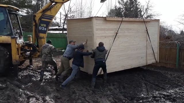 Установка бытовки на болотистый участок с помощью трактора +7(905)602-48-88 смотреть онлайн