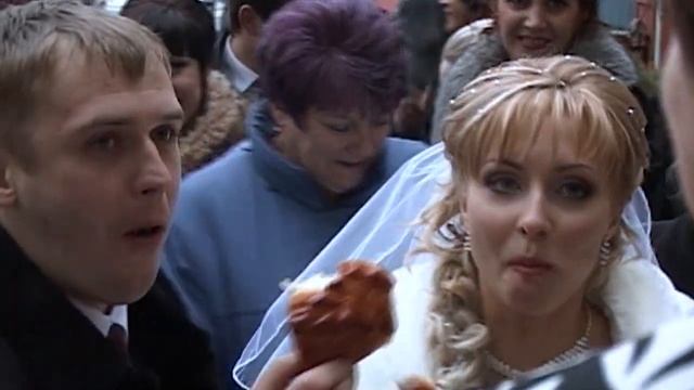 Свадебная традиция встречать молодых с караваем смотреть онлайн