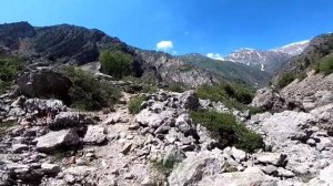 Узбекистан. Ташкентский область, Бостанлыкский район Урунгач озеро нефрит.