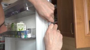 Замена уплотнителя двери в холодильнике ARISTON