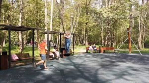 Тарзанка для детей в парке Филатов луг – МИ катается сидя и стоя
