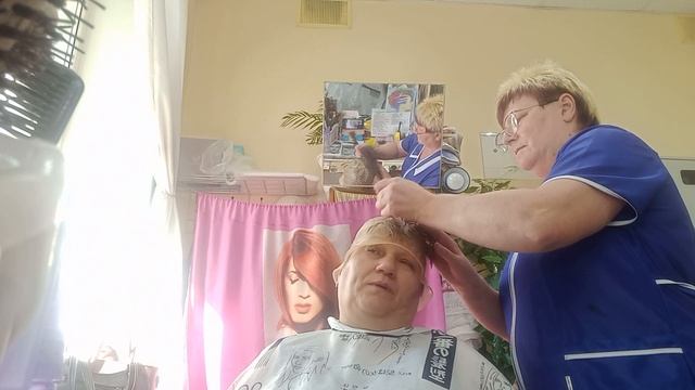 Стрижёмся под короткую Классическую стрижку машинкой. смотреть онлайн