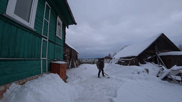 Cрочные новости. Последствия метели. Дурачимся и чистим снег. смотреть онлайн