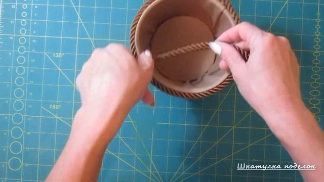 Взяла и не выбросила бумажный стакан от мороженого, сделала из  него нужную вещь для дома или дачи. смотреть онлайн