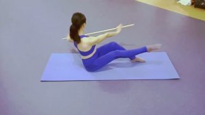 Упражнения на осанку и мышцы КОРа с малым оборудованием ( палка). Пилатес.