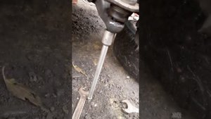 Как снять шаровую опору с помощью перфоратора