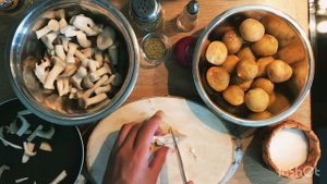 Готовим вешенки с картошкой.