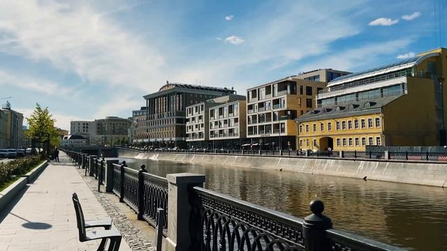 Овчинниковская набережная и улица Балчуг | Видеопрогулки по Москве [4k] смотреть онлайн