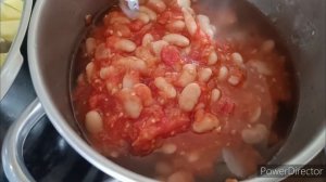 Уха из судака. Варю две кастрюли. Одну мужу, вторую- себе. Рецепт разный.