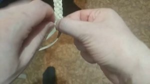 Плетение плоской косы из кожи.