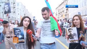 Азербайджанцы прошли с национальными флагами по Москве