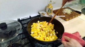 Жареная картошка в чугунной сковороде Вок! С вкусным секретом жарки!