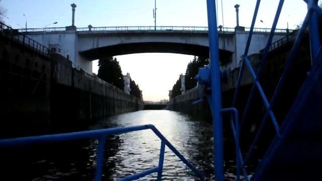 Шлюзование в шлюзе № 9 канала им. Москвы
