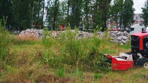 Газонокосилка для высокой травы Митракс.На высокопроходимых колесах!