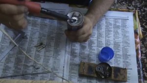 Как заправить пустой баллон  WD 40 при помощи ниппеля