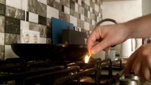 как зажечь газовую плиту, если нет электричества