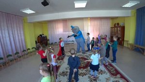 Поздравление Димы от Мишки Тедди в дет саду