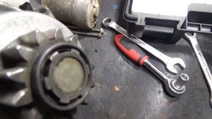 Стартер Хитачи автомобиля Ниссан не работает.Разбираем...