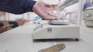 Определение влажности нижнего предела пластичности методом раскатывания в шнур