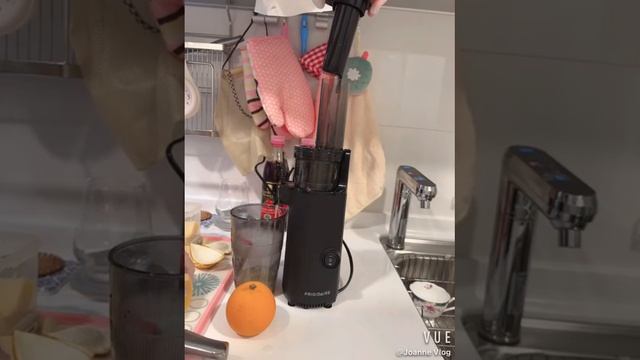 Frigidaire富及第 慢磨蔬果原汁機 смотреть онлайн