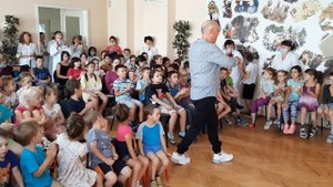 Игра на 3 ложках.