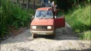 Автомобилист ругается на армян
