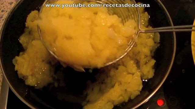 Tortilla de patatas - Receta de cocina española смотреть онлайн