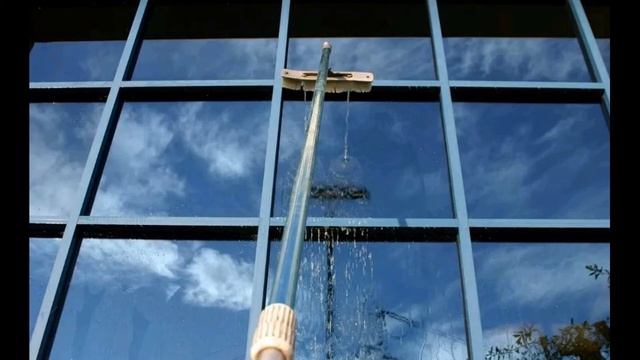 Акция. Мойка окон. Мытье окон, витрин, вывесок.Адрес: Санкт-Петербург Адмиралтейская, 300 м смотреть онлайн