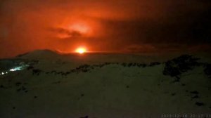 Мощнейшнее извержение вулкана произошло на полуострове Рейкьянес в Исландии