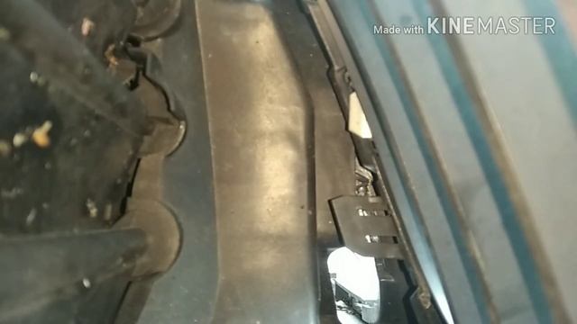 как снять ноздри BMW e60 не снимая бампер (снимаем (решотку радиатора) ноздри на машине БМВ е60) смотреть онлайн