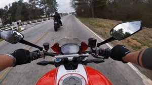 Harley-Davidson Fat Bob 114 vs Ducati Monster 1200R
