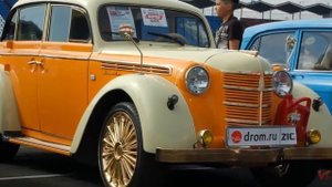 МЗМА-401 «Москвич» — усовершенствованная версия, выпускавшаяся с 1954 по 1956 год