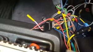КАК ПОДКЛЮЧИТЬ МАГНИТОЛУ В АВТО СВОИМИ РУКАМИ