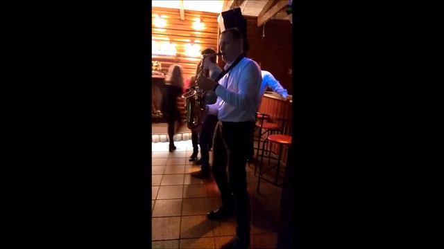 Саксофон в кафе Карлион, Барановичи Tiesto - I Will Be Here (sax version) смотреть онлайн