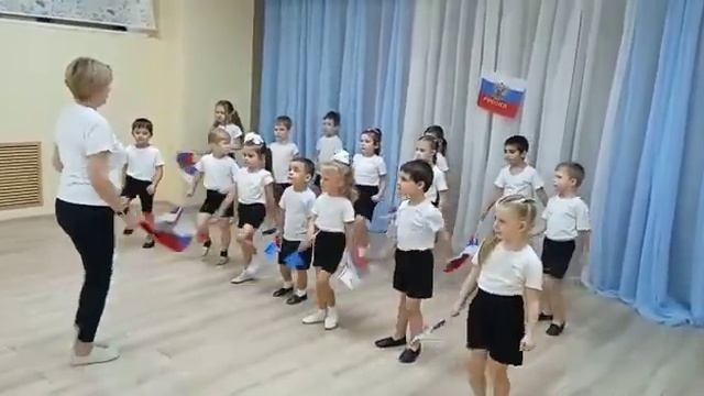 Районный флешмоб "Патриотическая зарядка" смотреть онлайн