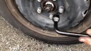 Как заменить тормозные колодки и тормозной диск Nissan nv200 sv