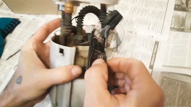 Как поменять датчик уровня топлива на ваз 2114 - 2115 смотреть онлайн