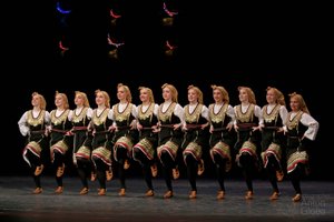 Болгарский танец, Ансамбль "Школьные годы". Bulgarian dance, Ensemble "School Years". 4К