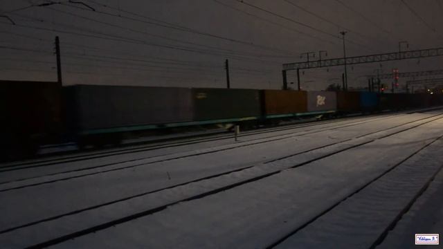 -Прибытие "ВЛ80С" с грузовым контейнерным составом на станцию "Смоленск-Центральный".15.12.2021 г.- смотреть онлайн