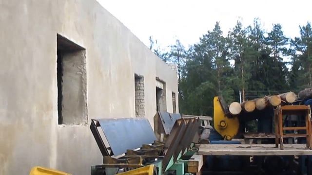 Подача пиловочника в цех