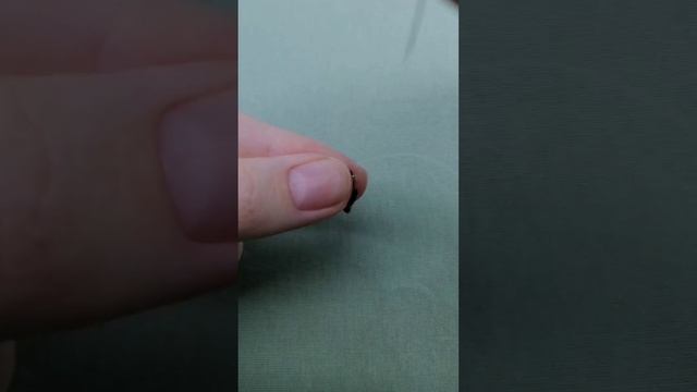 Стильное черное кольцо из бисера в технике мозаичного плетения. Кольцо с нечетным количеством рядов.