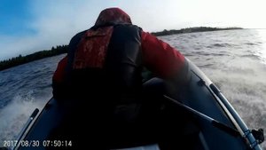 Лодка Hydra 420 нового кроя по волне.