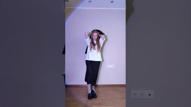 Показываю новую работу " дом советов" и то как вписать её в гардероб. Что еще добавили бы в образ? смотреть онлайн